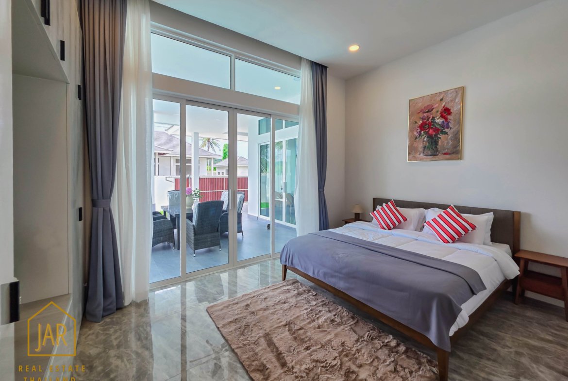 Luxury Single-Story Villa with Guest’s house and Pool in Hua-Hin Soi 88