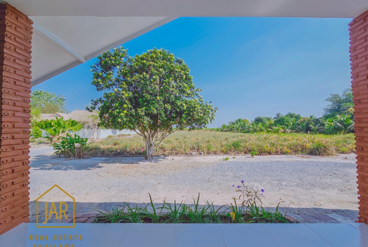 Land for sale, 10 rai (16,000 sqm.) sale with 1 house