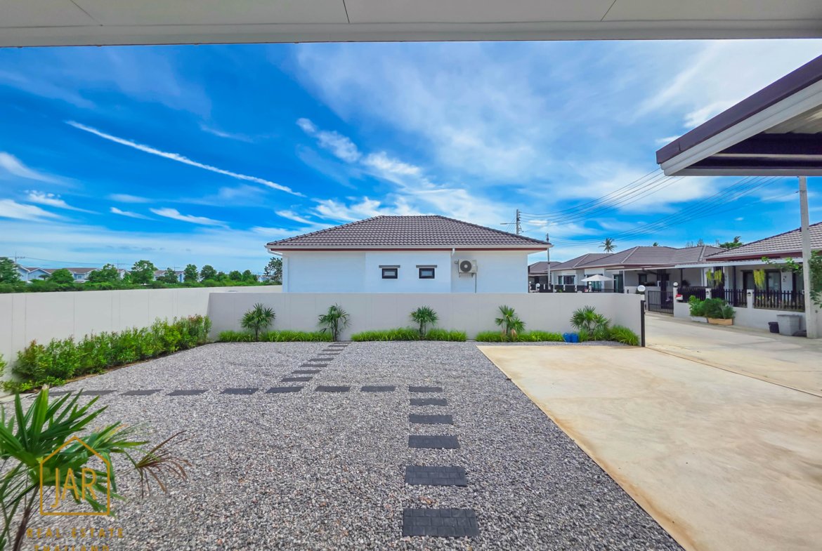 Modern House for sale on prime location at Hua Hin soi 70
