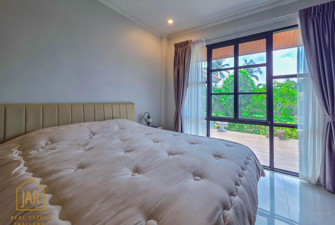 Private Pool Villa for Sale Surrounded by Sam Roi Yod mountains