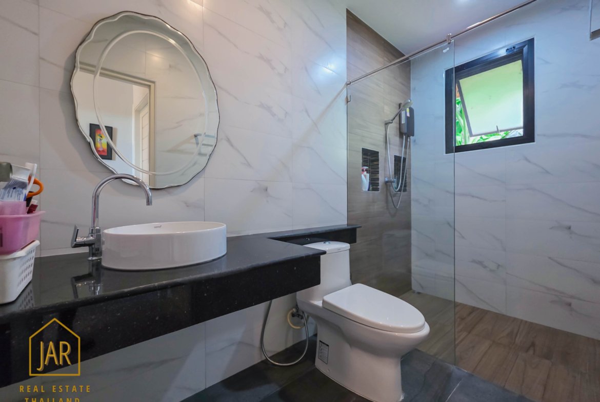 Private Pool Villa for Sale Surrounded by Sam Roi Yod mountains