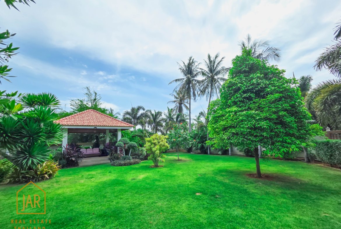 Private Pool Villa for Sale Surrounded by Sam Roi Yod mountains