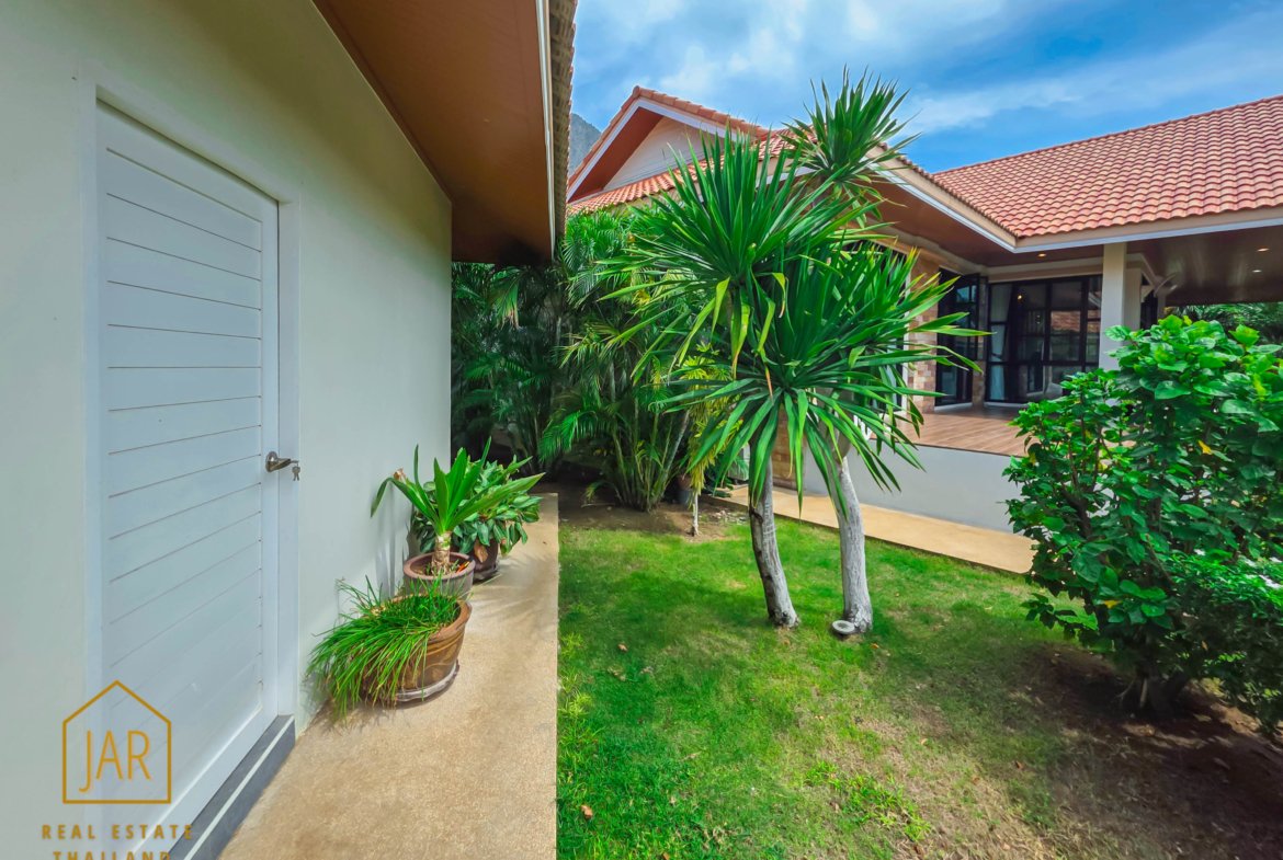Private Pool Villa for Sale Surrounded by Sam Roi Yod mountains