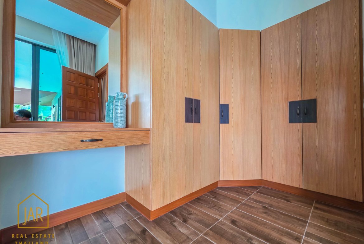 Luxury Villa for Sale Near Black Mountain Golf Course Fully Furnished