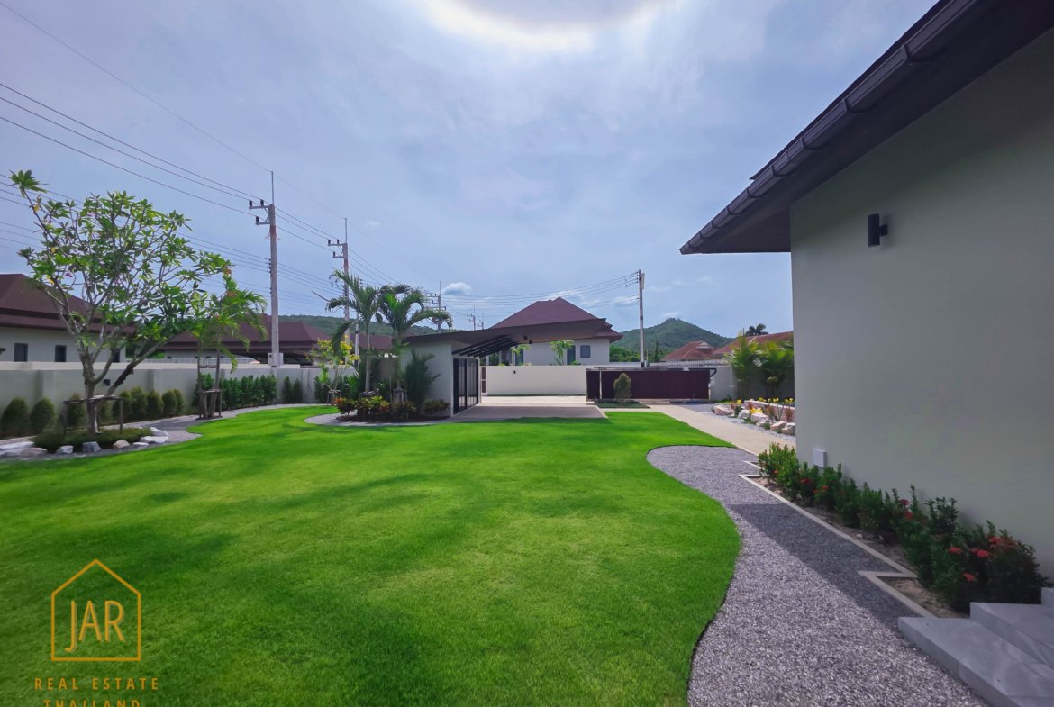 Luxury Villa for Sale Near Black Mountain Golf Course Fully Furnished