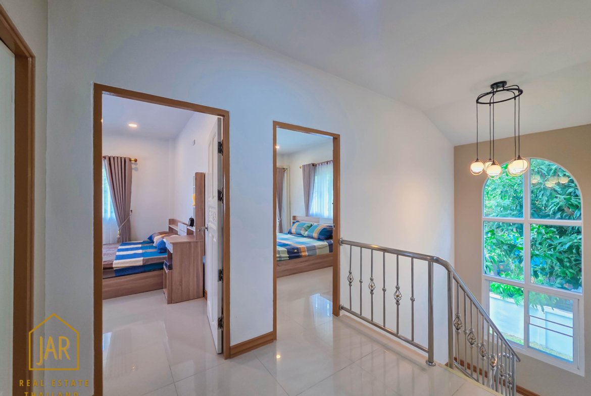 2 Storey detached House for sale, 500 meters to the Beach