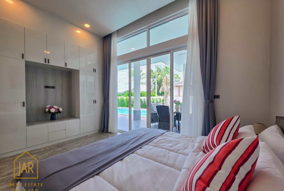 Luxury Single-Story Villa with Guest’s house and Pool in Hua-Hin Soi 88