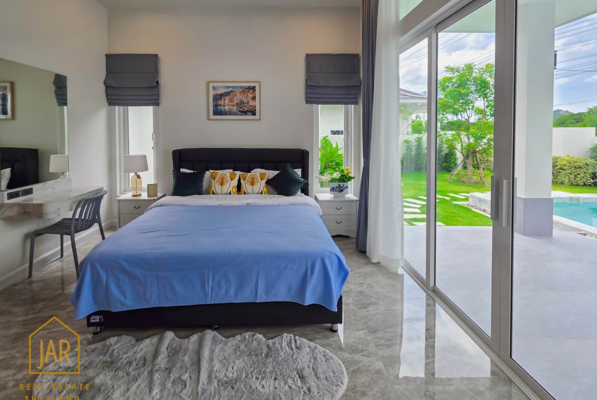 Luxury Single-Story Villa with Guest’s house and Pool in Hua-Hin Soi 88