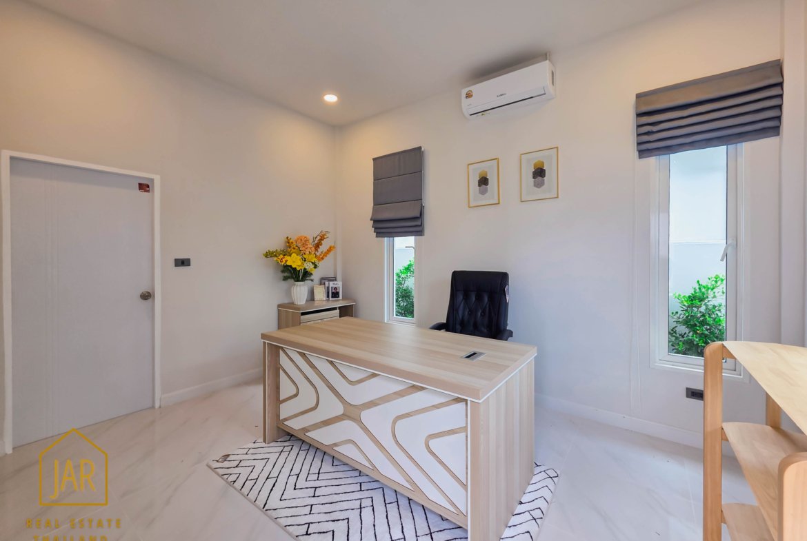 Luxury Single-Story Villa with Guest’s house and Pool in Hua-Hin Soi 88