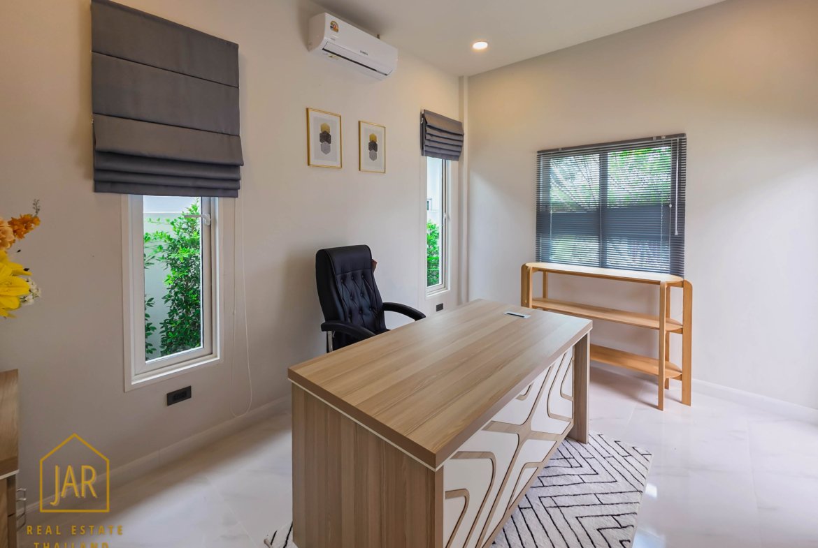 Luxury Single-Story Villa with Guest’s house and Pool in Hua-Hin Soi 88