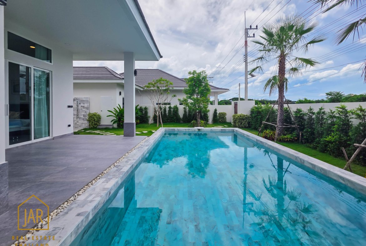 Luxury Single-Story Villa with Guest’s house and Pool in Hua-Hin Soi 88