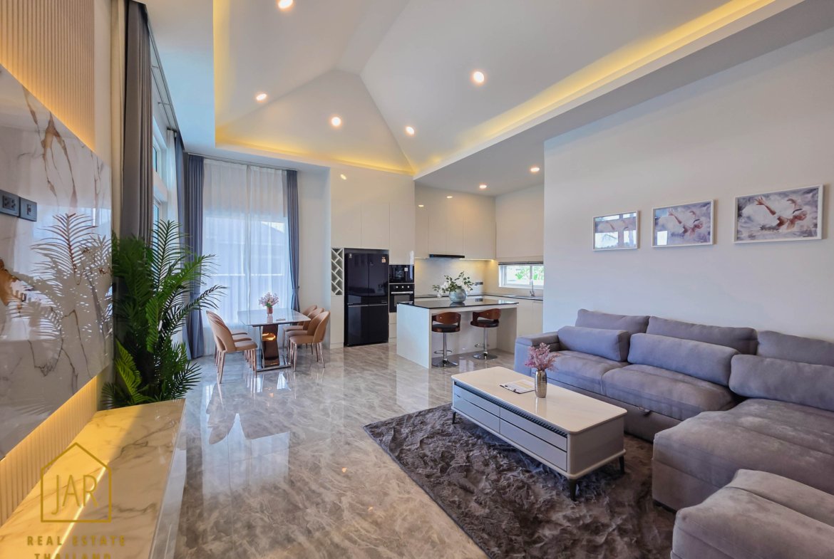 Luxury Single-Story Villa with Guest’s house and Pool in Hua-Hin Soi 88