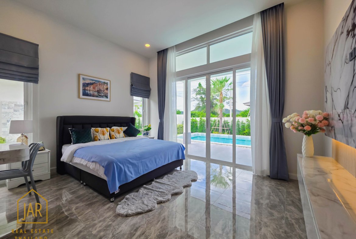 Luxury Single-Story Villa with Guest’s house and Pool in Hua-Hin Soi 88