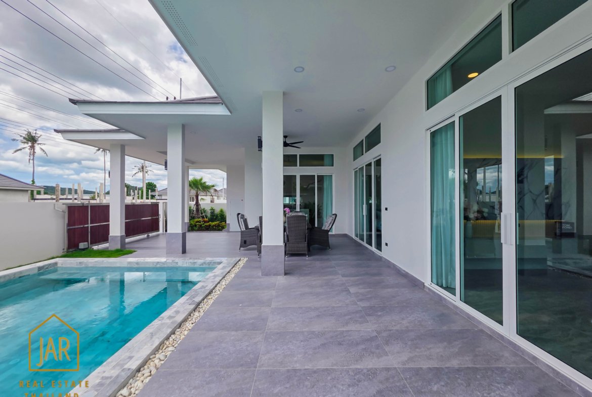 Luxury Single-Story Villa with Guest’s house and Pool in Hua-Hin Soi 88