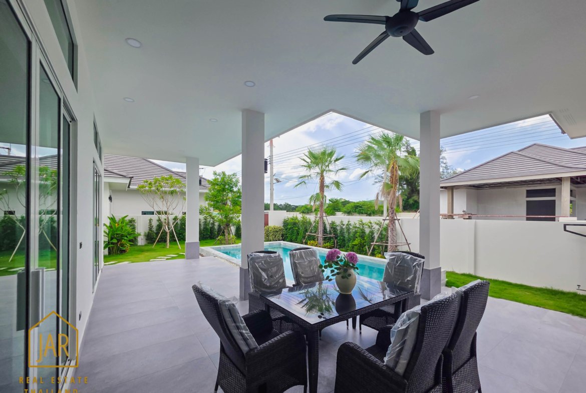 Luxury Single-Story Villa with Guest’s house and Pool in Hua-Hin Soi 88