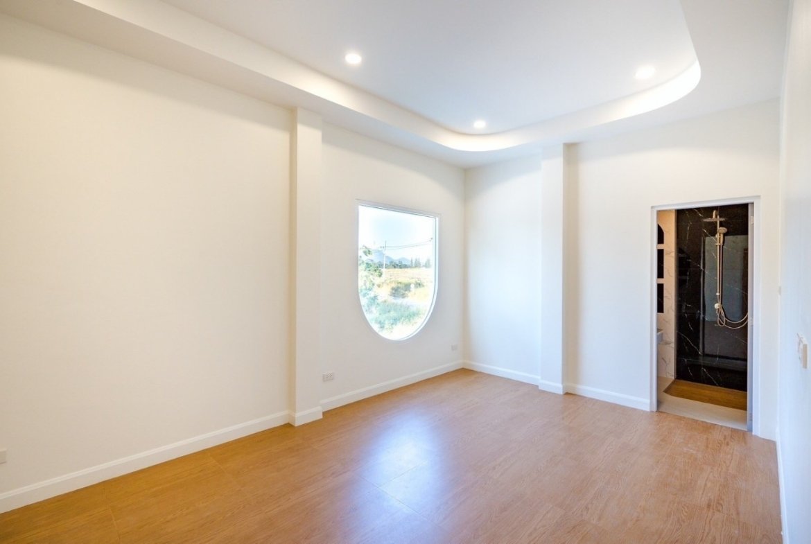 2 Storey detached Pool Villa Close to Black Mountain for sale @Hua-Hin Price 5.99 MB.