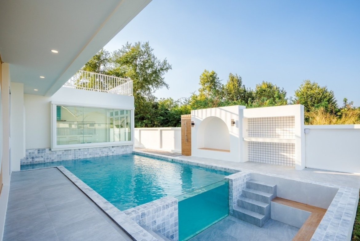 2 Storey detached Pool Villa Close to Black Mountain for sale @Hua-Hin Price 5.99 MB.