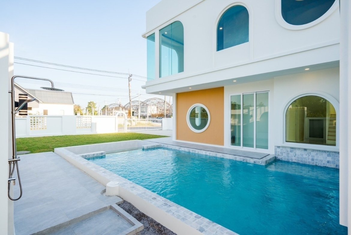 2 Storey detached Pool Villa Close to Black Mountain for sale @Hua-Hin Price 5.99 MB.