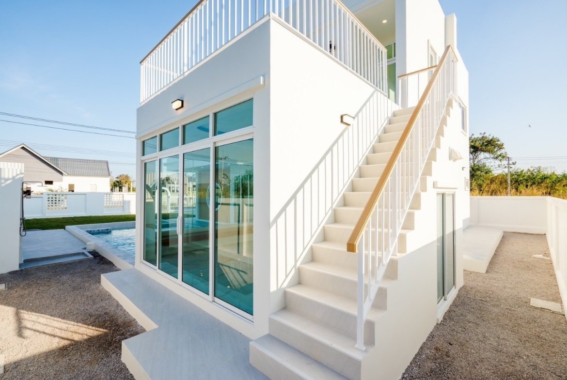 2 Storey detached Pool Villa Close to Black Mountain for sale @Hua-Hin Price 5.99 MB.