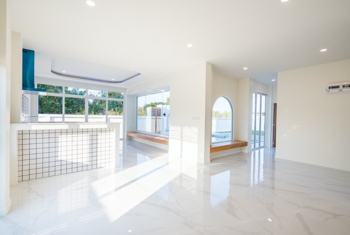 2 Storey detached Pool Villa Close to Black Mountain for sale @Hua-Hin Price 5.99 MB.