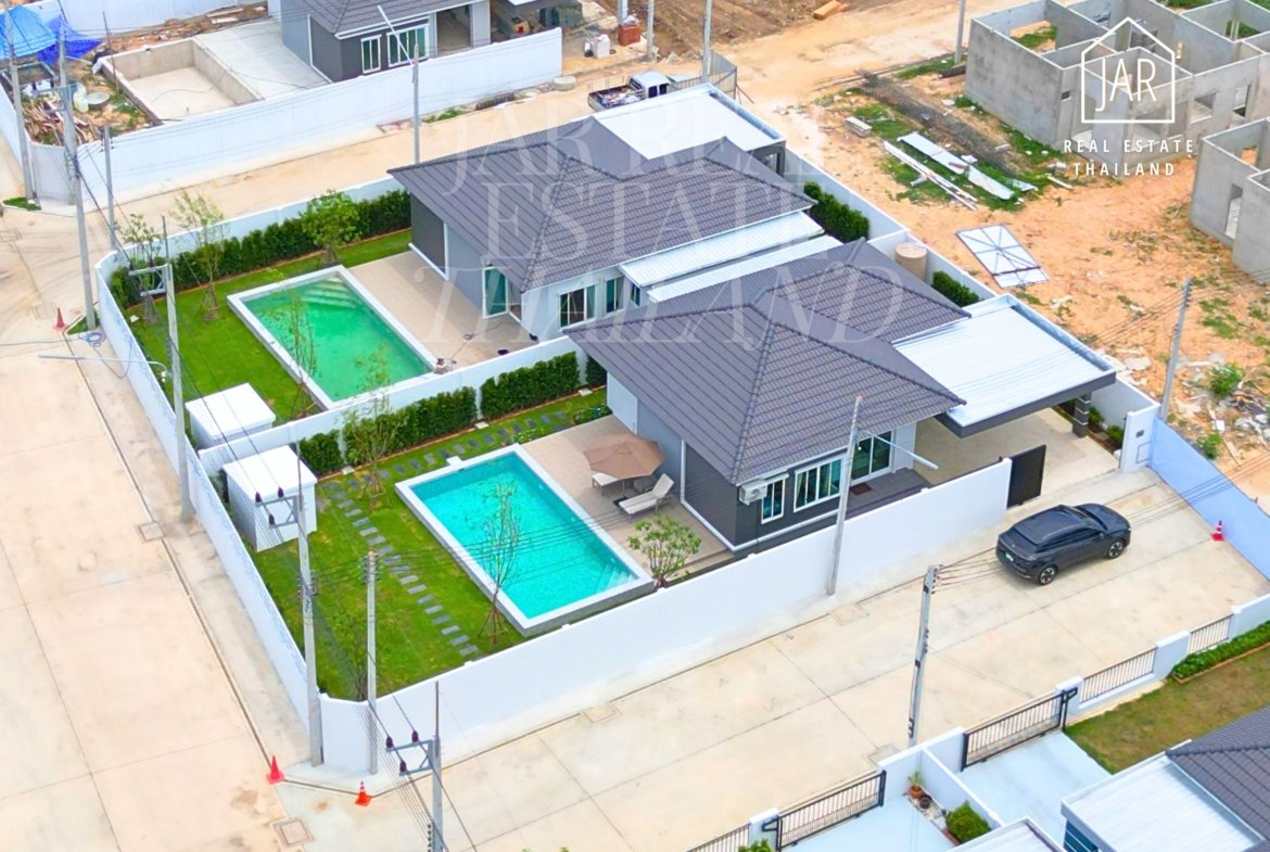 Modern Villa for sale at Hua Hin soi 70