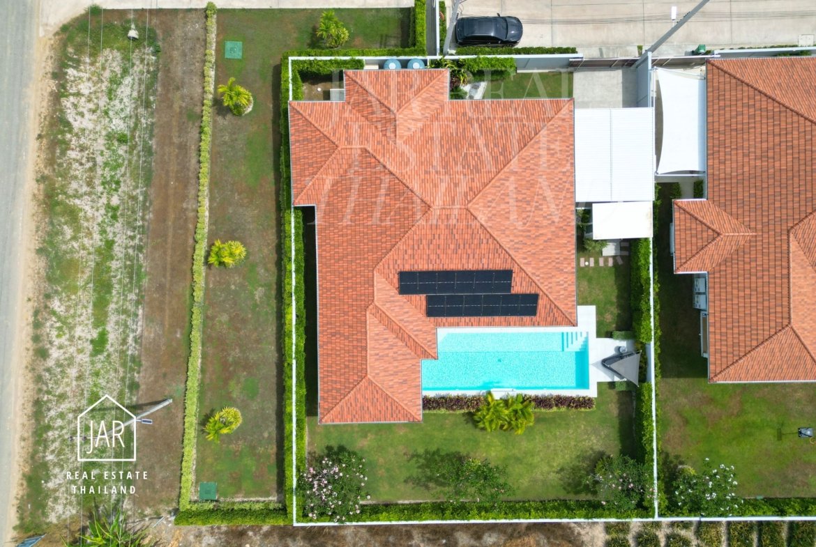 Luxury villa for sale at Hua Hin Soi 102