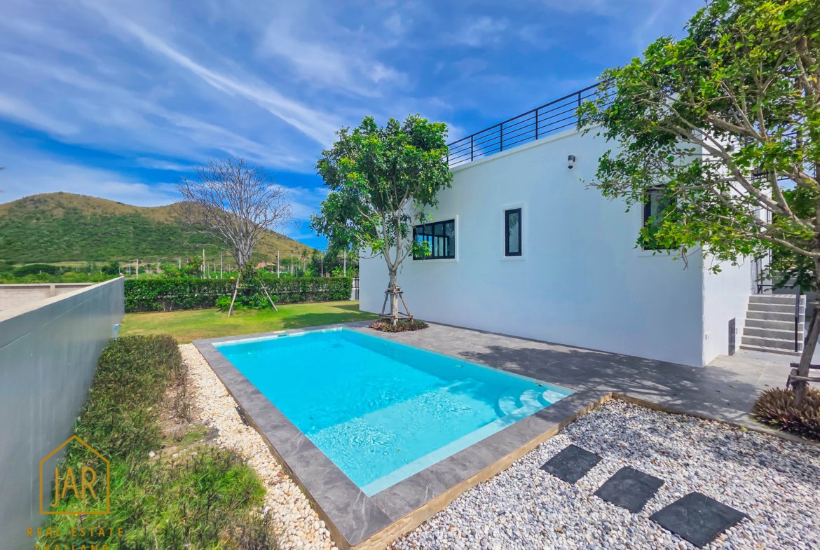 modern pool villa in Pranburi, near the beach Price 5.99 MB.