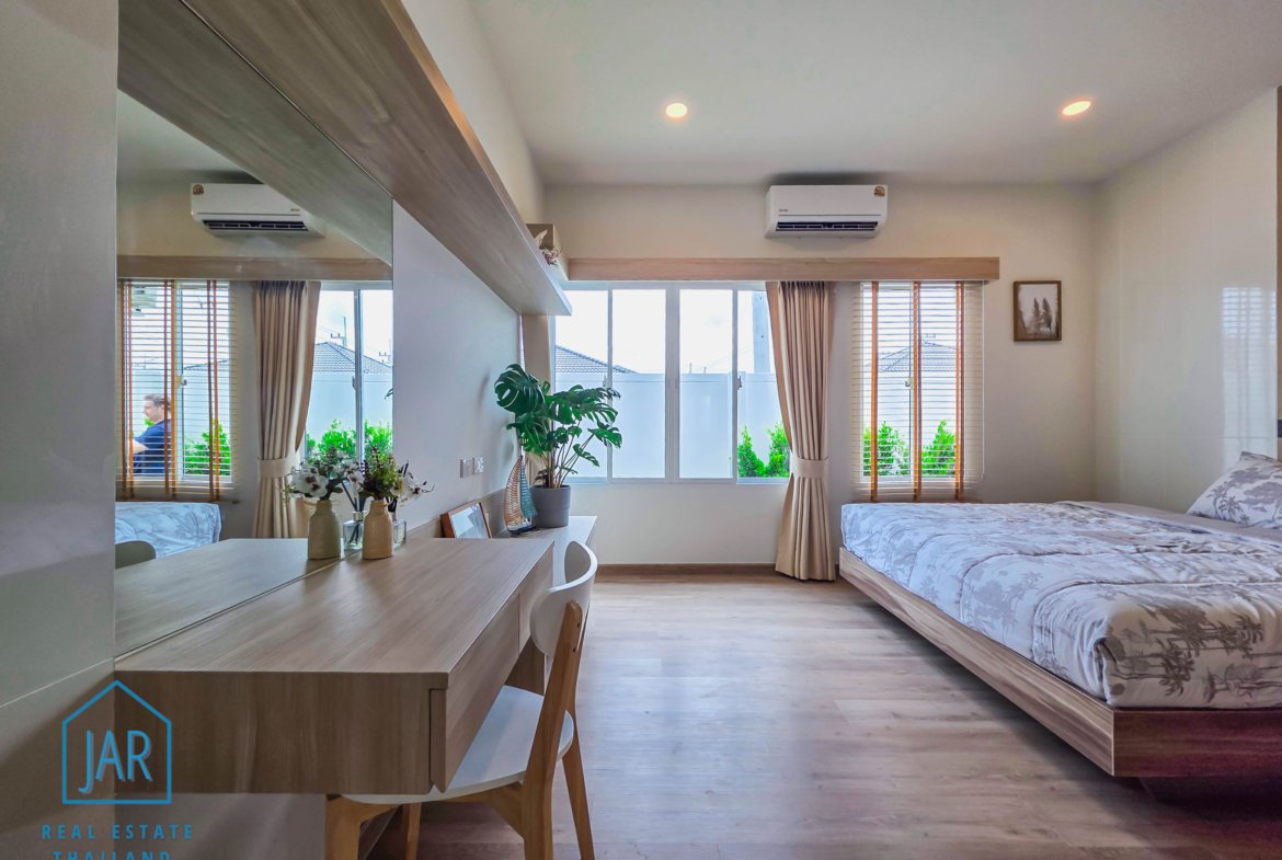 Modern Villa for sale at Hua Hin soi 70