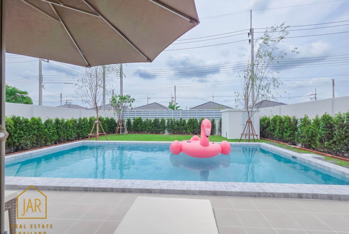 Modern Villa for sale at Hua Hin soi 70