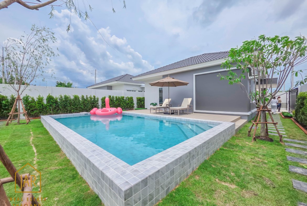 Modern Villa for sale at Hua Hin soi 70