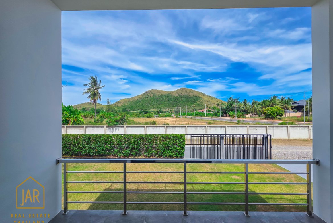 modern pool villa in Pranburi, near the beach Price 5.99 MB.