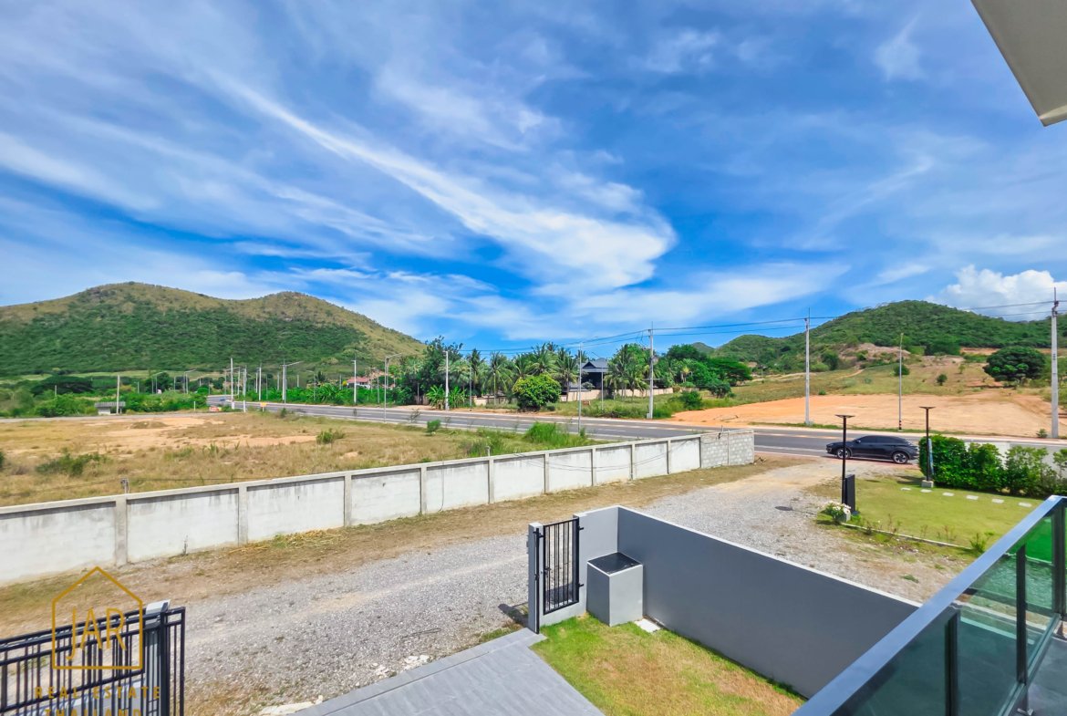 modern pool villa in Pranburi, near the beach Price 5.99 MB.