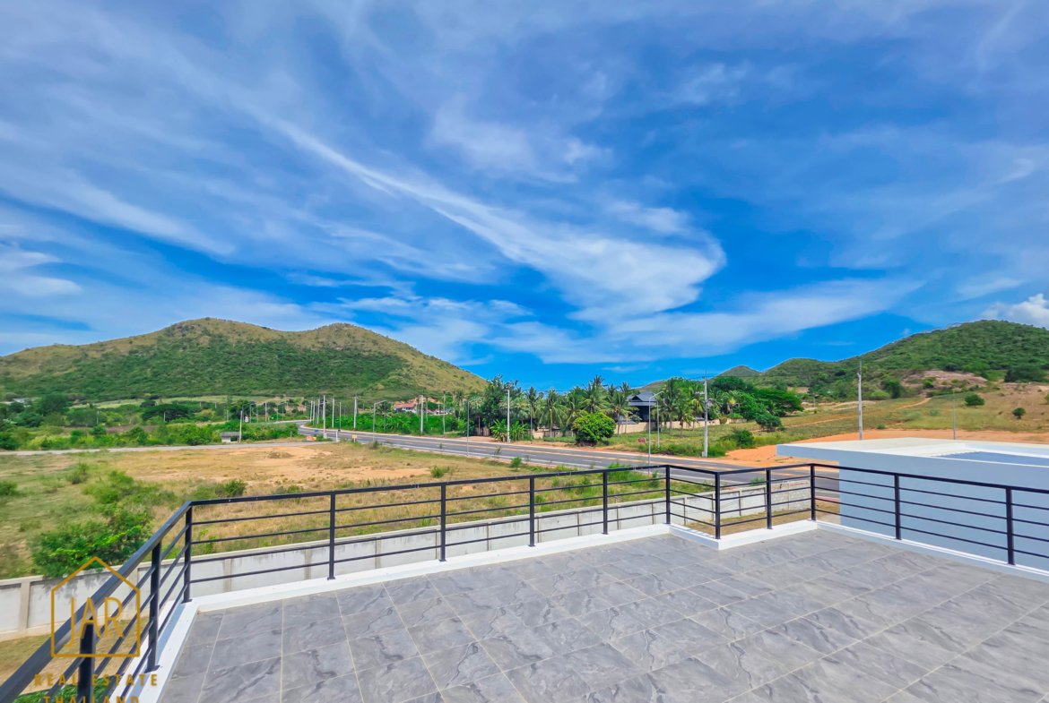 modern pool villa in Pranburi, near the beach Price 5.99 MB.