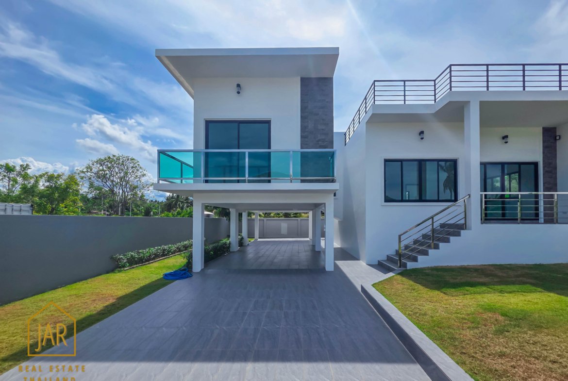modern pool villa in Pranburi, near the beach Price 5.99 MB.