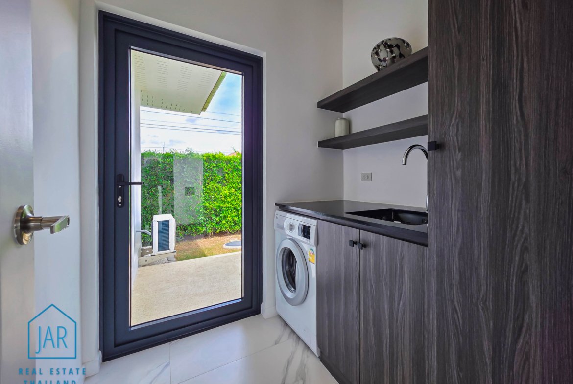 Luxury villa for sale at Hua Hin Soi 102