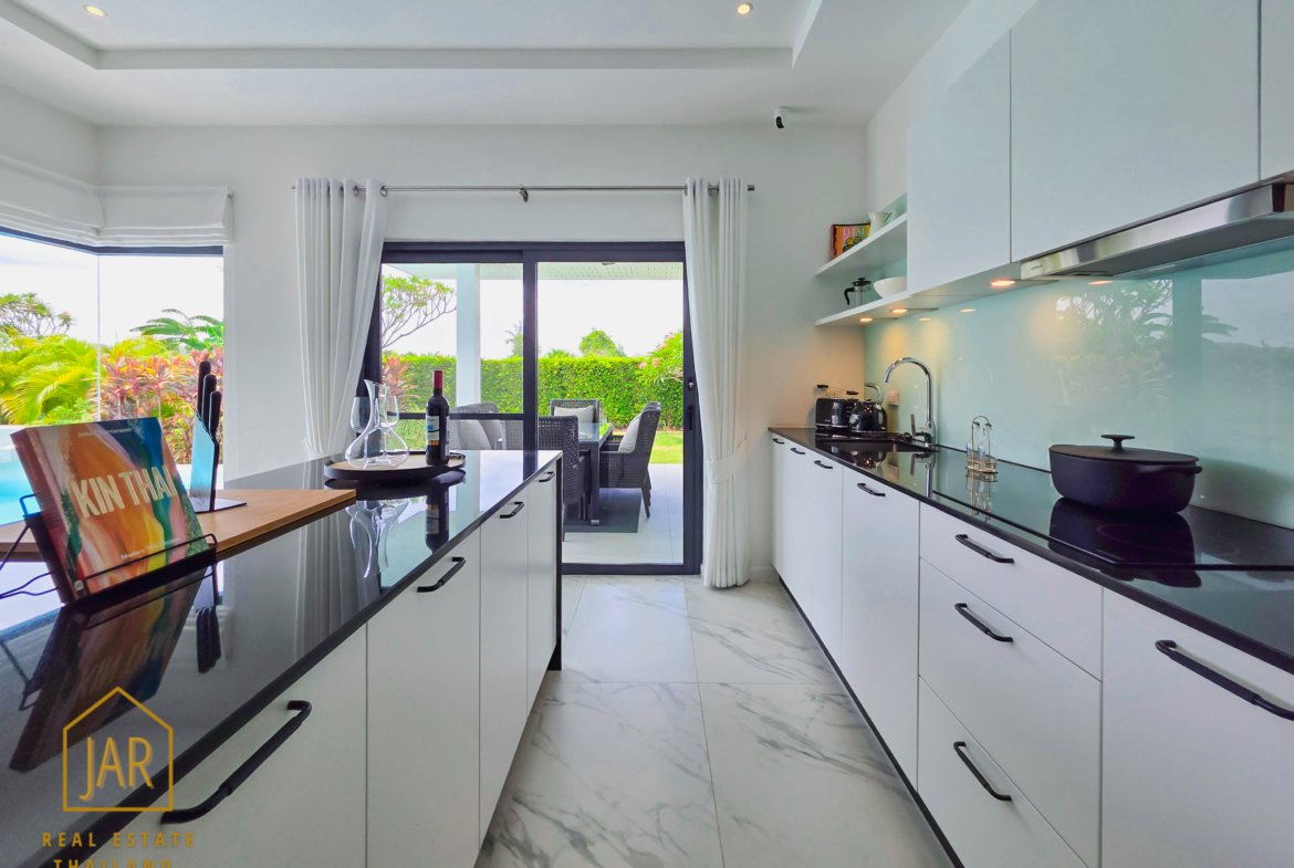 Luxury villa for sale at Hua Hin Soi 102