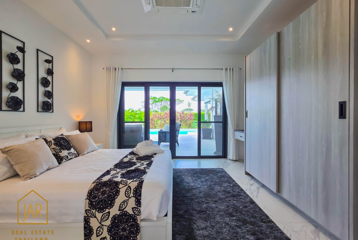 Luxury villa for sale at Hua Hin Soi 102
