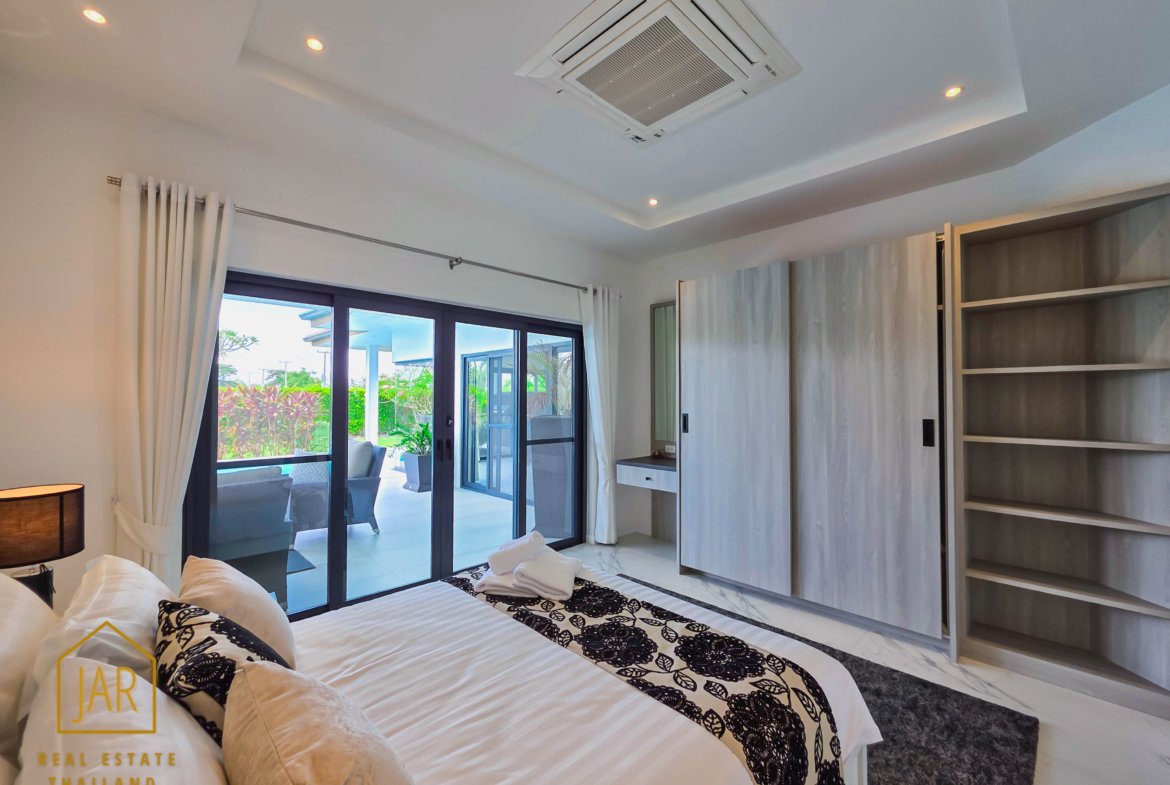 Luxury villa for sale at Hua Hin Soi 102