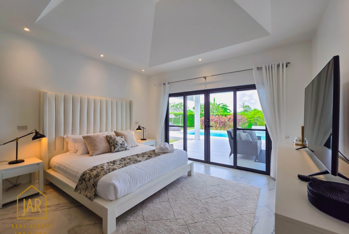 Luxury villa for sale at Hua Hin Soi 102
