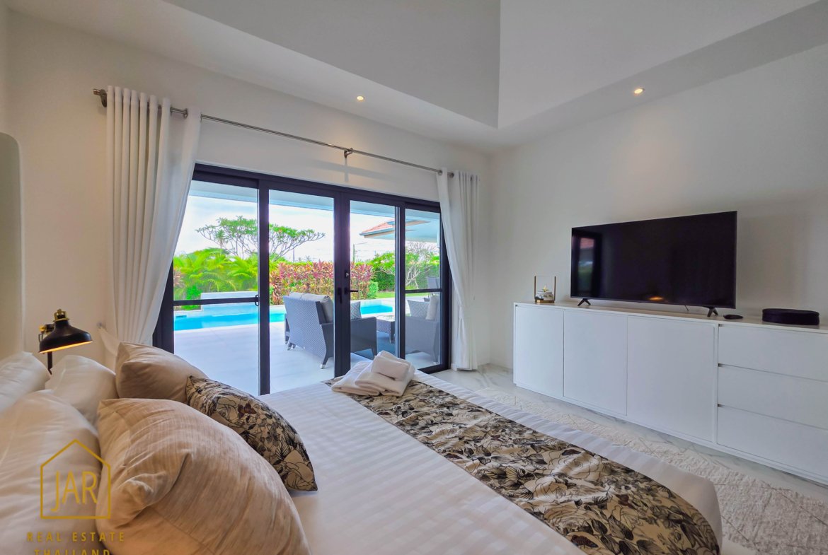 Luxury villa for sale at Hua Hin Soi 102