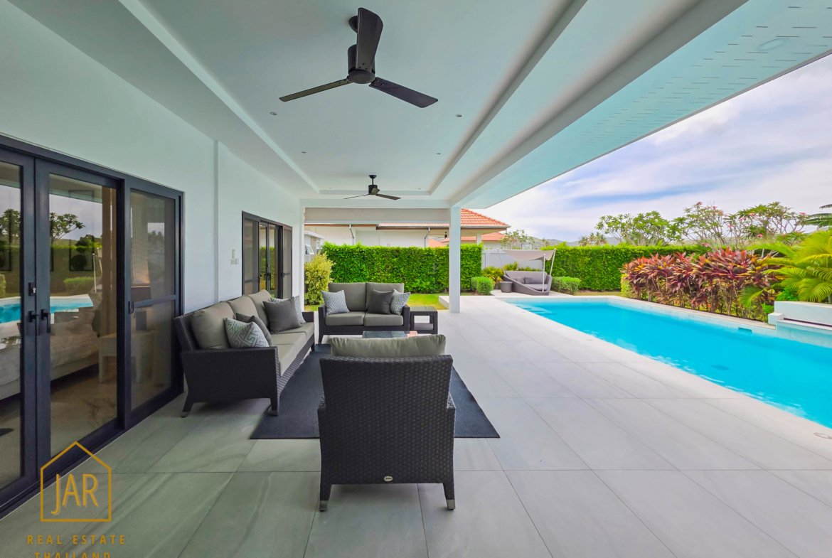 Luxury villa for sale at Hua Hin Soi 102