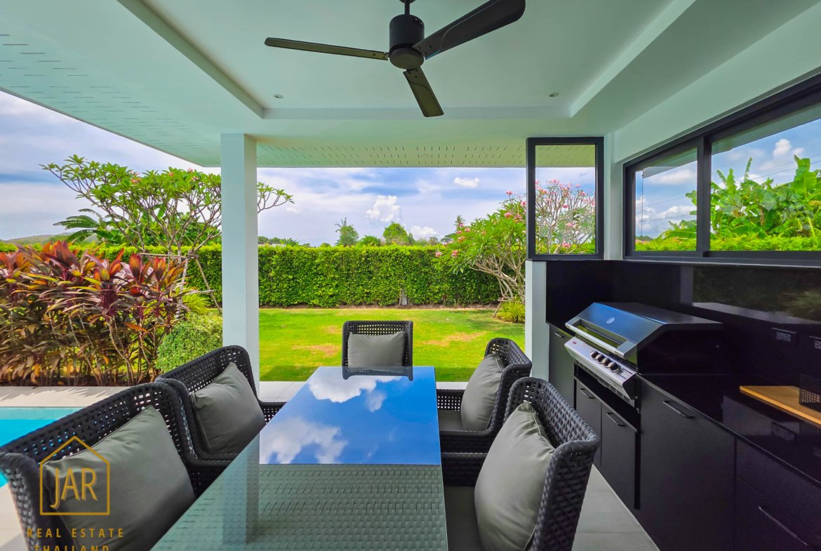 Luxury villa for sale at Hua Hin Soi 102