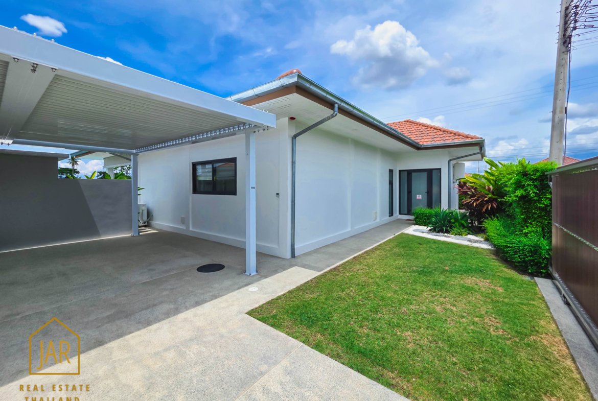 Luxury villa for sale at Hua Hin Soi 102
