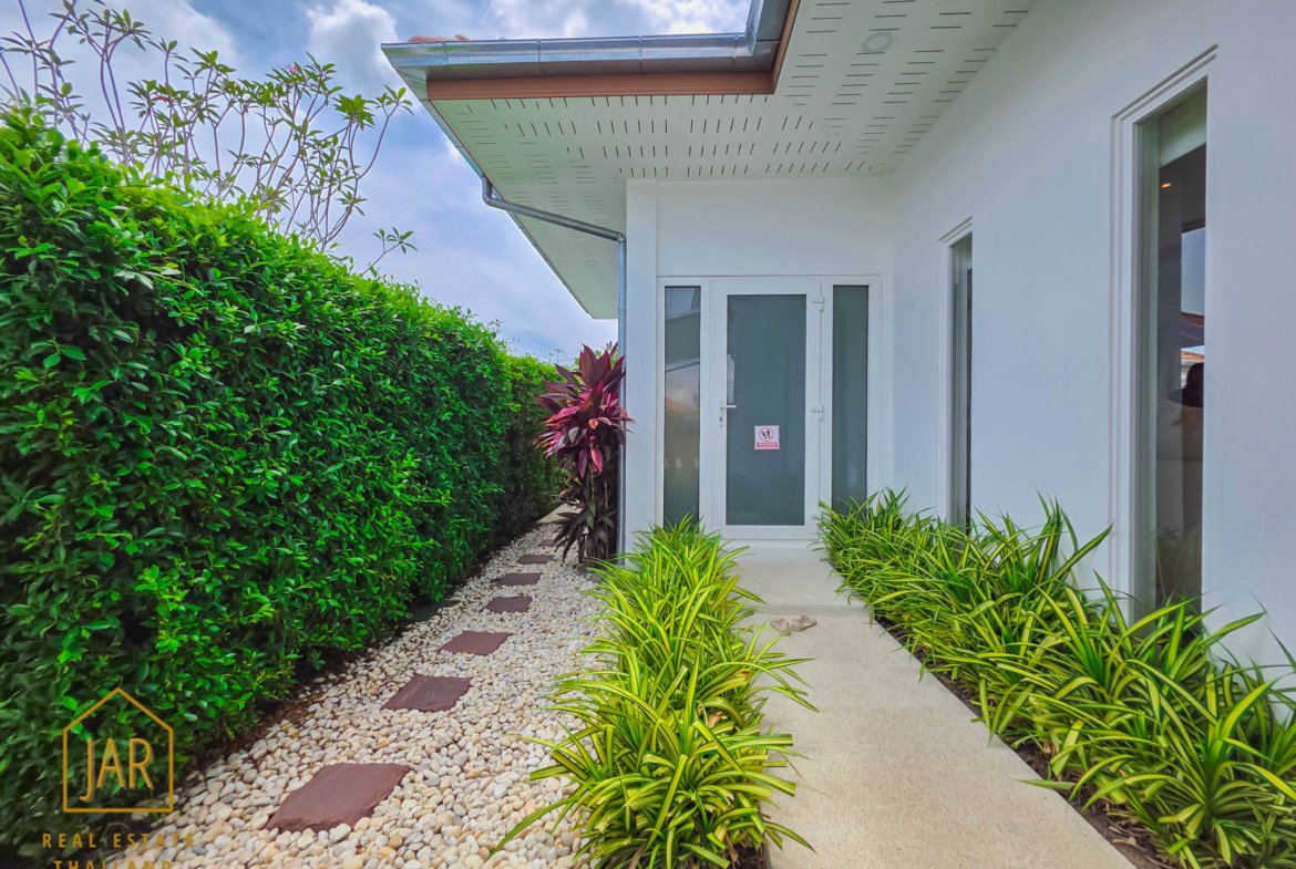 Luxury Pool Villa for sale at Hua Hin Soi 112