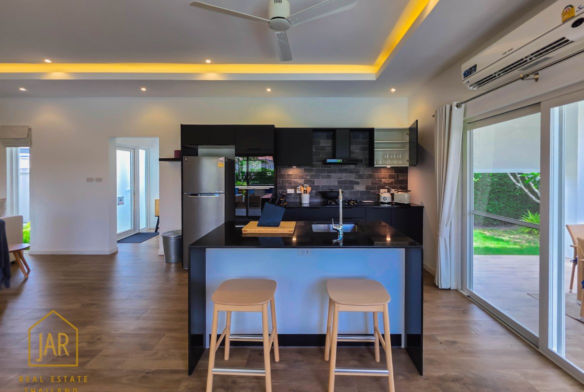 Luxury Pool Villa for sale at Hua Hin Soi 112