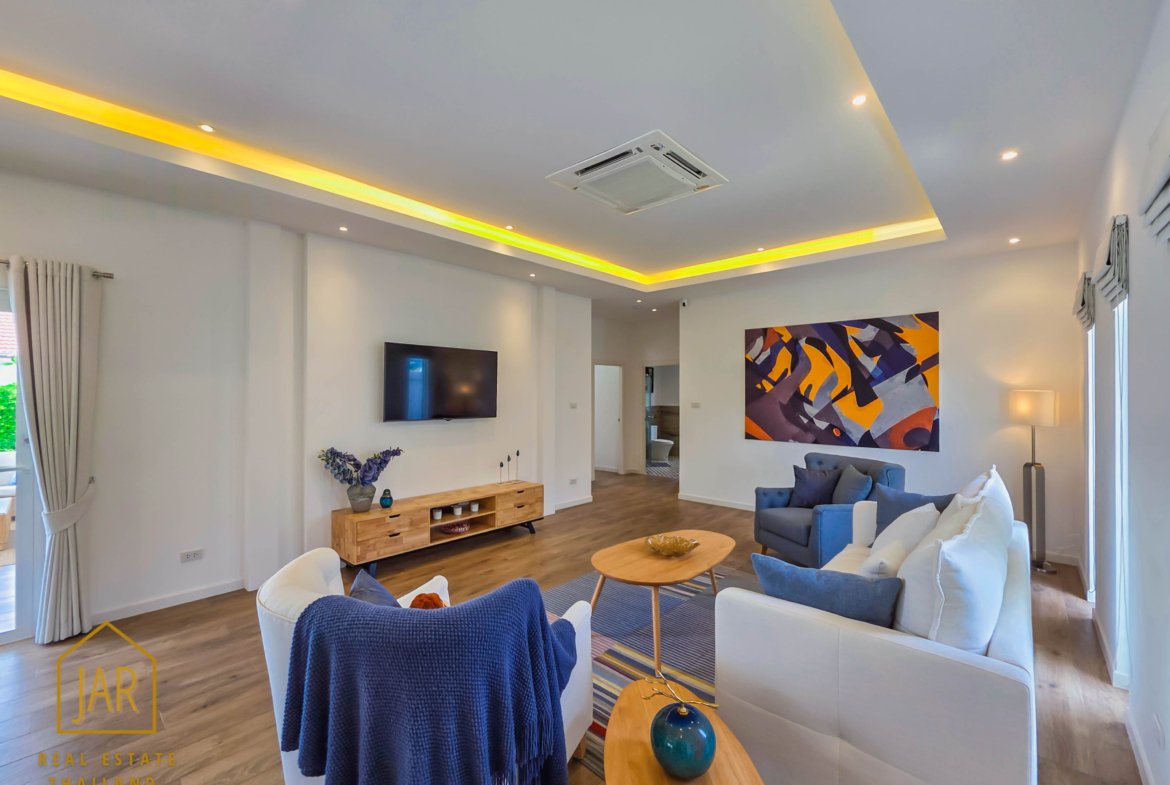 Luxury Pool Villa for sale at Hua Hin Soi 112