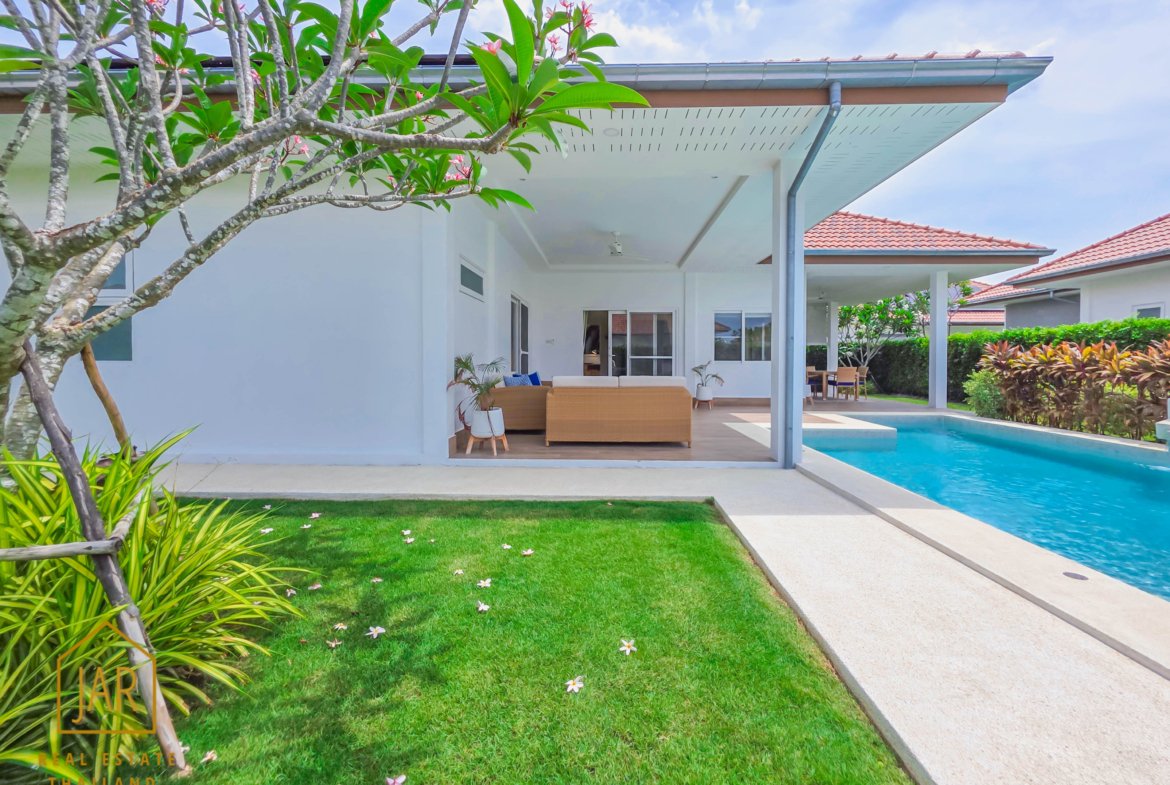 Luxury Pool Villa for sale at Hua Hin Soi 112