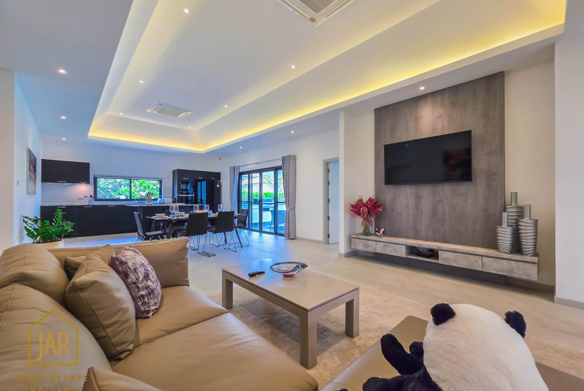Luxury Pool Villa for sale at Hua-Hin Soi 112