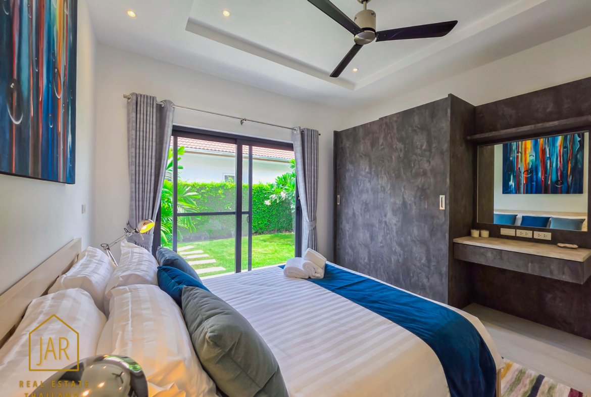 Luxury Pool Villa for sale at Hua-Hin Soi 112