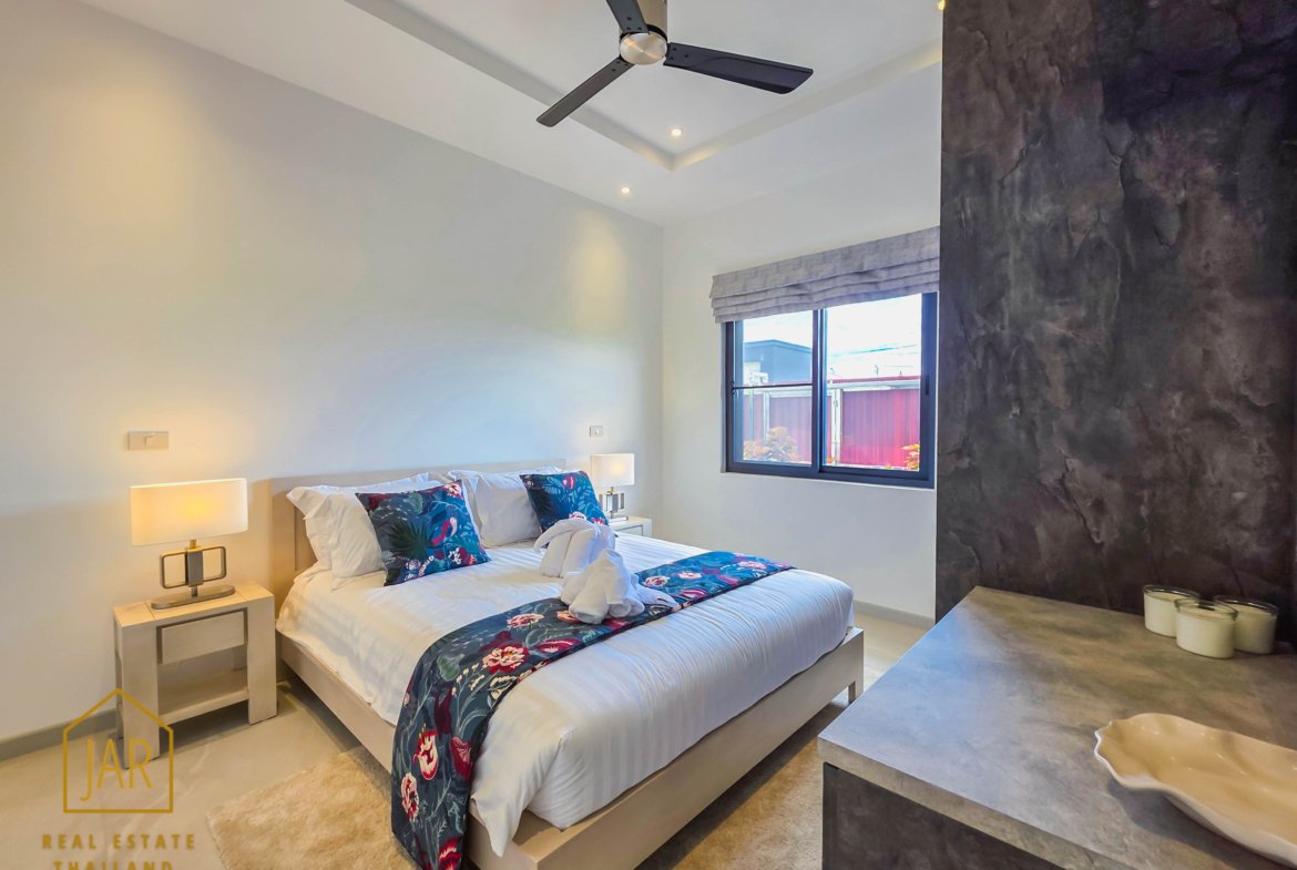 Luxury Pool Villa for sale at Hua-Hin Soi 112